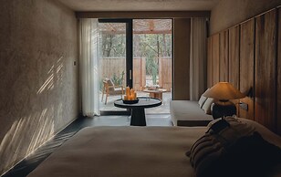 Weizhou Island Coral Reef Hotel
