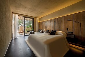 Weizhou Island Coral Reef Hotel