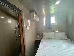 Charinsup Pinklao hotel