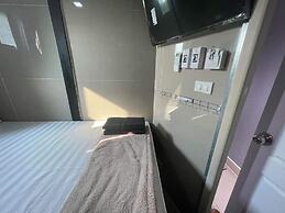 Charinsup Pinklao hotel
