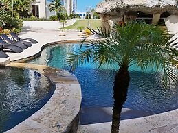 Grand Laguna Beach Condo J2