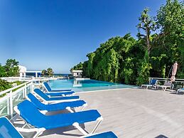 Grand Laguna Beach Condo J2