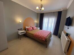 Omar Suite 360