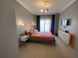 Omar Suite 360