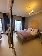 Omar Suite 360