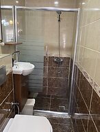 Omar Suite 360