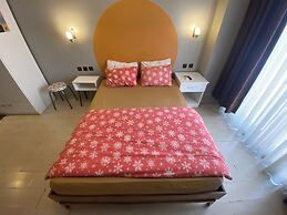 Omar Suite 360