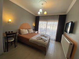Omar Suite 360