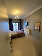 Omar Suite 360