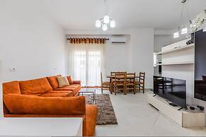 Beach Nest Escape 2BR Cozy Apartment