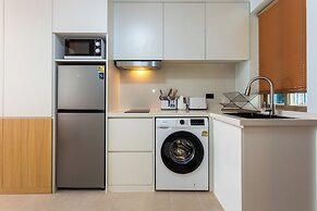 Prime Location 1BR New Condo C269