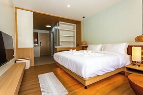 Prime Location 1BR New Condo C269
