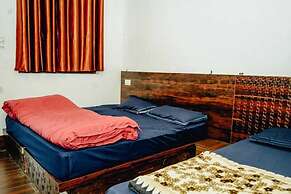 Kedar Chaukhamba Homestay