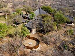 Mazuri Shamba Lodge
