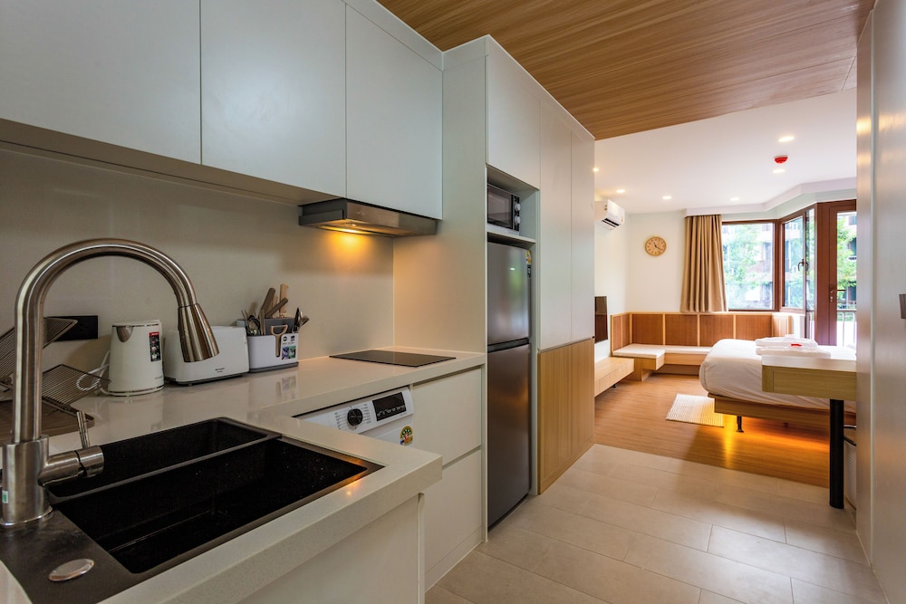 Prime Location Condo Pool Gym Sauna C270