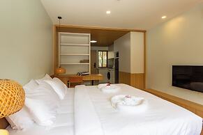 Prime Location Condo Pool Gym Sauna C270
