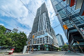 Dundas and Yonge Hotel - Suites