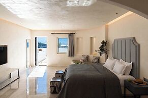Dali CloudySky Lullaby SeaviewHotel