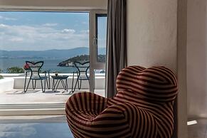 Dali CloudySky Lullaby SeaviewHotel