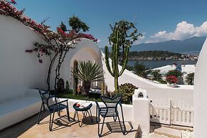 Dali CloudySky Lullaby SeaviewHotel