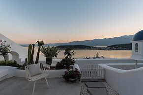 Dali CloudySky Lullaby SeaviewHotel