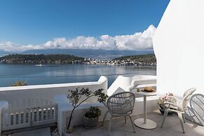 Dali CloudySky Lullaby SeaviewHotel