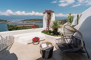 Dali CloudySky Lullaby SeaviewHotel