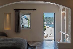 Dali CloudySky Lullaby SeaviewHotel