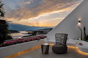 Dali CloudySky Lullaby SeaviewHotel