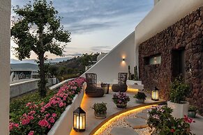 Dali CloudySky Lullaby SeaviewHotel