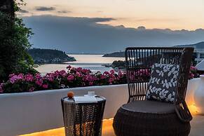 Dali CloudySky Lullaby SeaviewHotel
