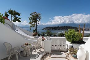 Dali CloudySky Lullaby SeaviewHotel