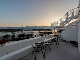 Dali CloudySky Lullaby SeaviewHotel