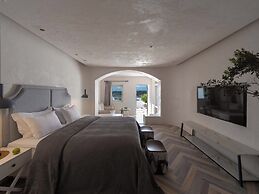 Dali CloudySky Lullaby SeaviewHotel
