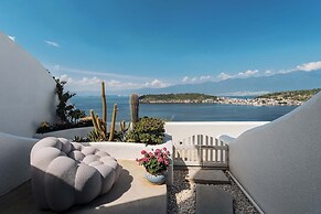 Dali CloudySky Lullaby SeaviewHotel
