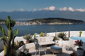 Dali CloudySky Lullaby SeaviewHotel