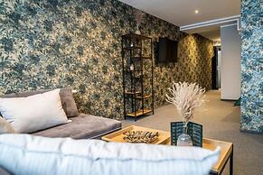 Hotel Seven