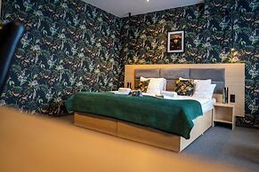 Hotel Seven