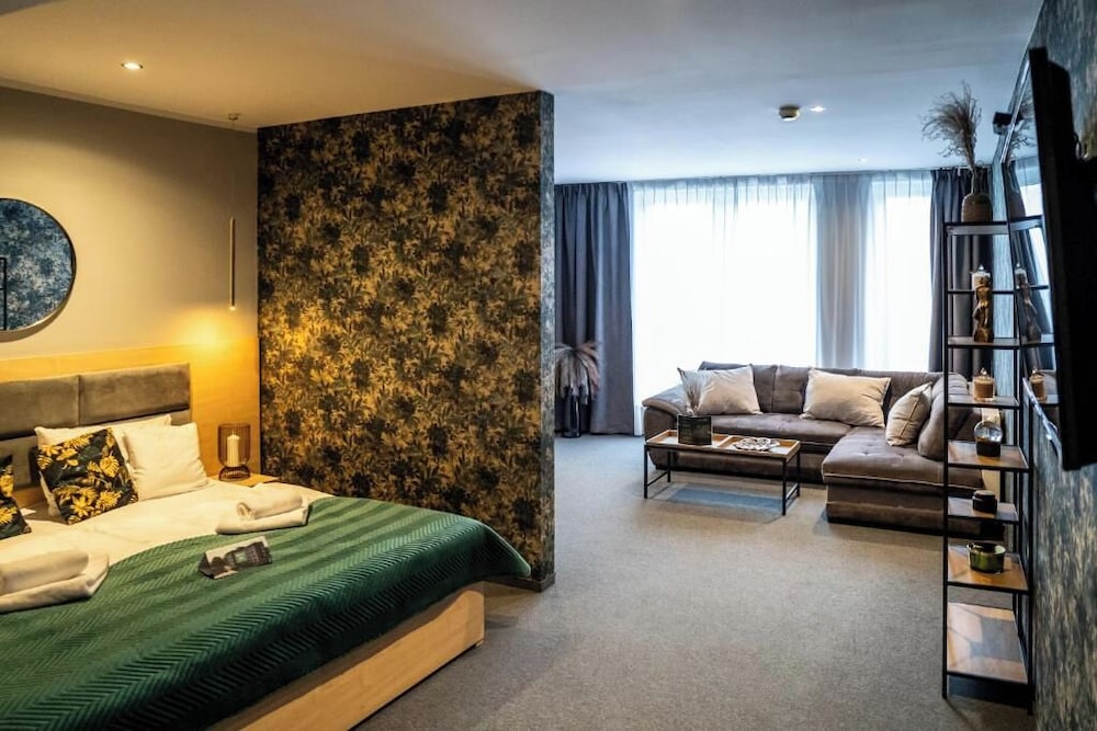 Hotel Seven
