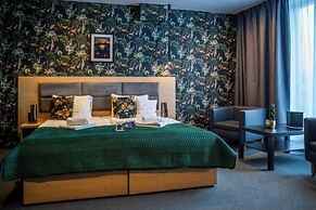 Hotel Seven