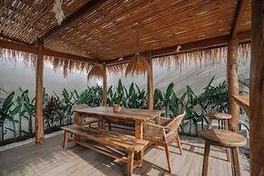 EHOA NYANYI BEACH Boutique Hotel