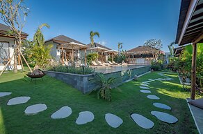 EHOA NYANYI BEACH Boutique Hotel