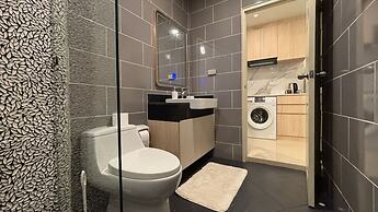 1BR Condo Gym Sauna Pool 650m Beach C271