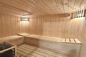 1BR Condo Gym Sauna Pool 650m Beach C271