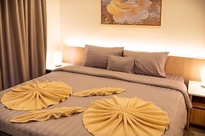 1BR Condo Gym Sauna Pool 650m Beach C271