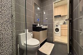 1BR Condo Gym Sauna Pool 650m Beach C271