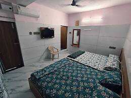 NNP Holidays Stays