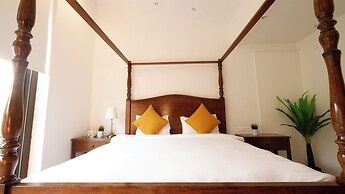 Sun Contemporary by Dia Homes