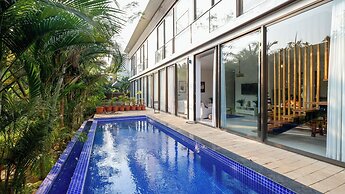 Sun Contemporary by Dia Homes