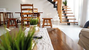 Sun Contemporary by Dia Homes
